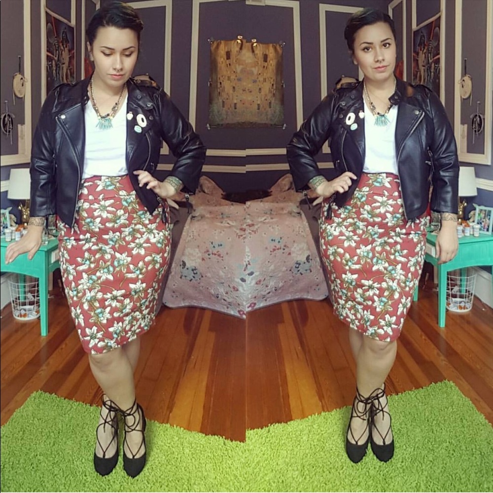 Lula roe skirt